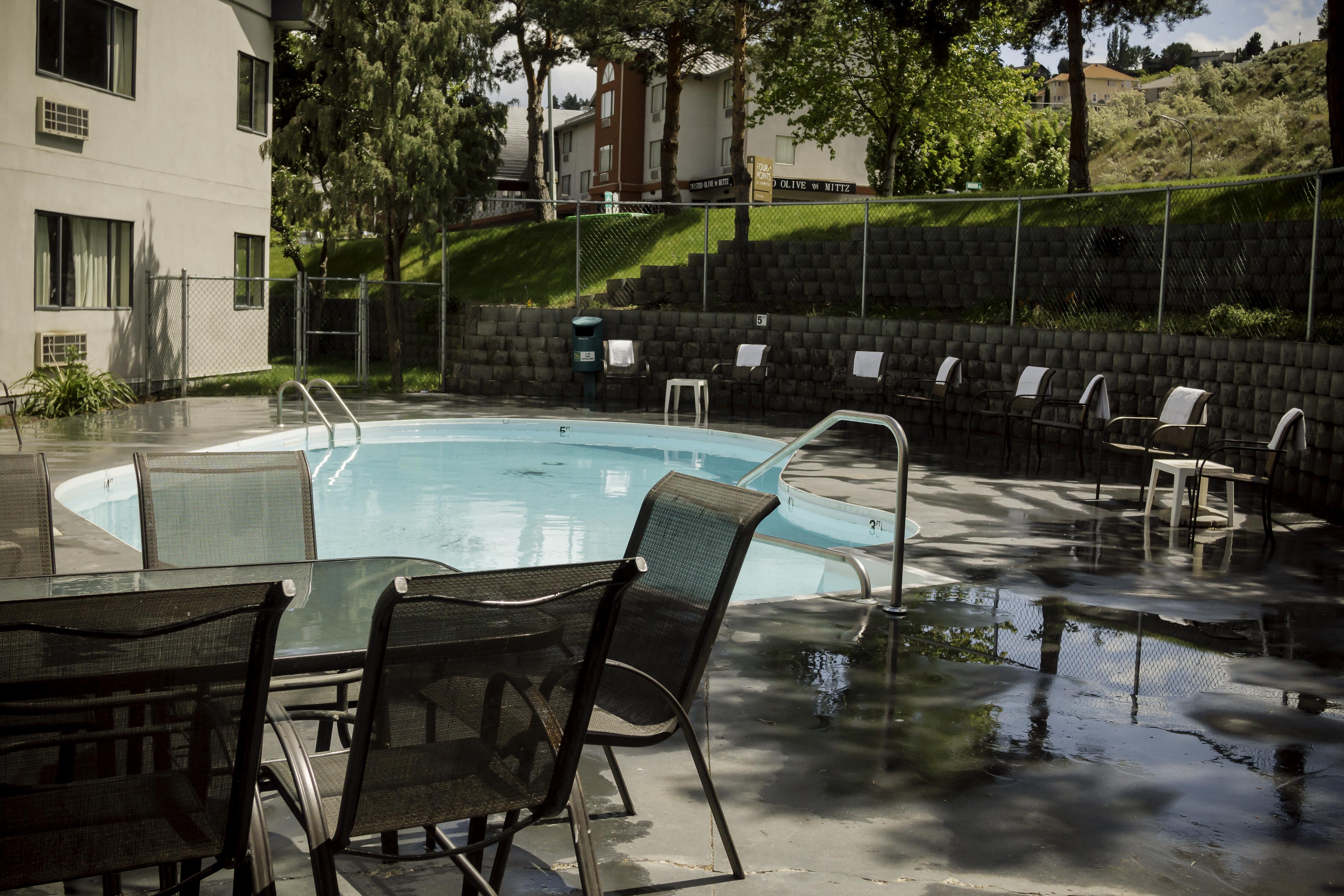 Quality Inn Kamloops Exterior photo